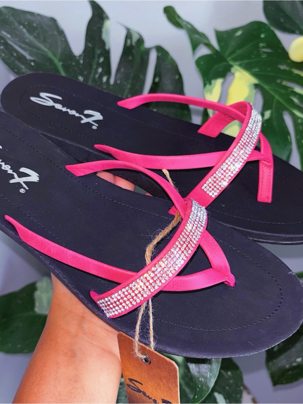 Hot Pink Rhinestone Flip Flops NWT Barbiecore McBling Sandals Size 11